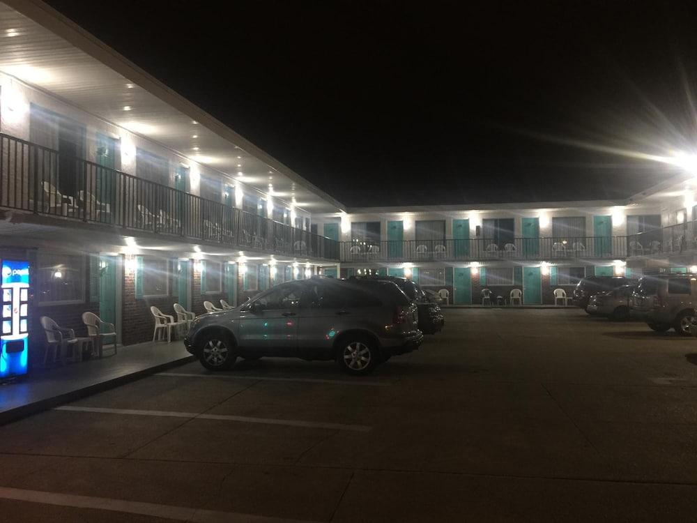 Surf Comber Motel photo 1