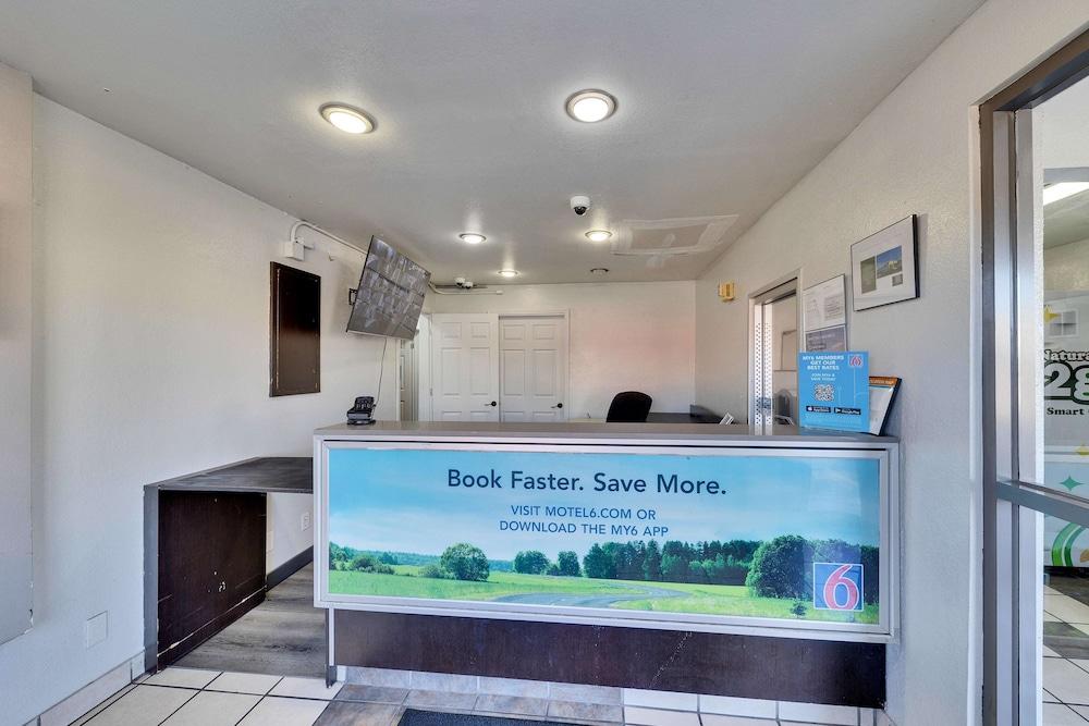 Motel 6 Austin, TX - Airport - South photo 4