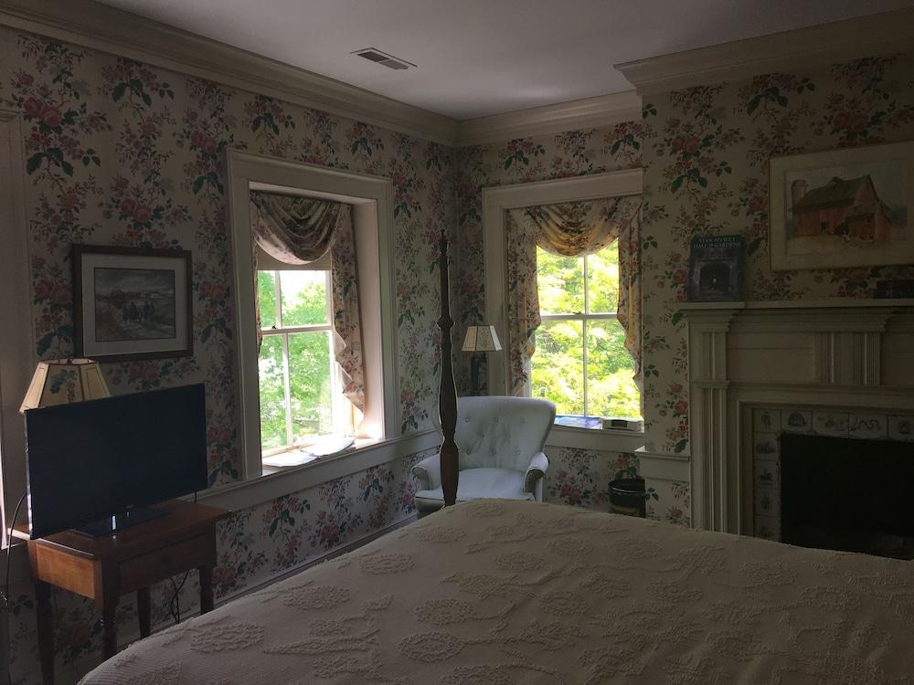 Spread Eagle Tavern and Inn photo 8