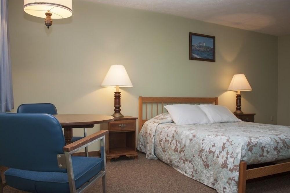 The Villager Motel photo 4