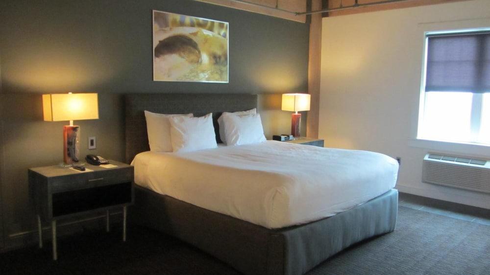 Harbor House Hotel and Marina at Pier 21 photo 8