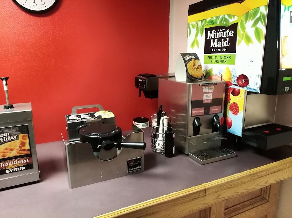 Econo Lodge Hornell photo 6
