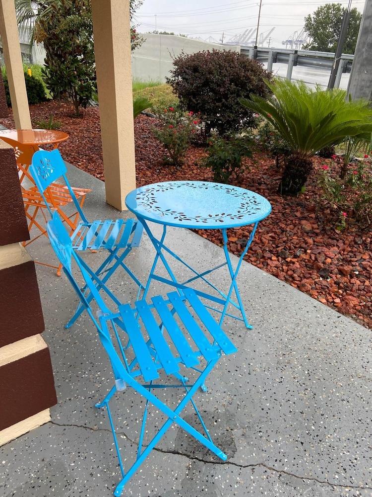 Savannah Inn and Suites photo 14