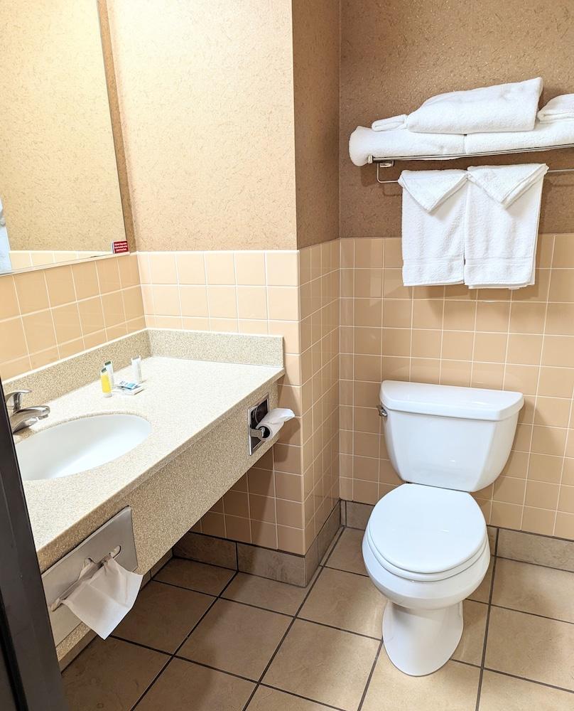 Travelodge Inn & Suites by Wyndham Deadwood photo 25