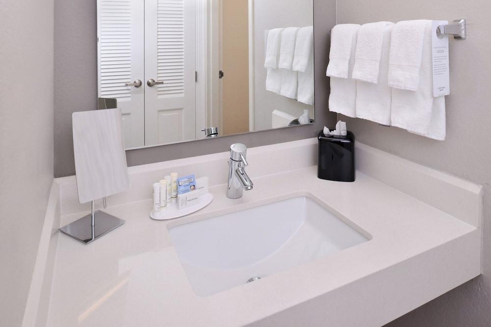 Courtyard by Marriott Beaumont photo 30