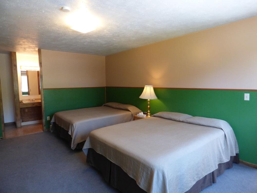 The Hitching Post Hotel and Farm Store photo 8
