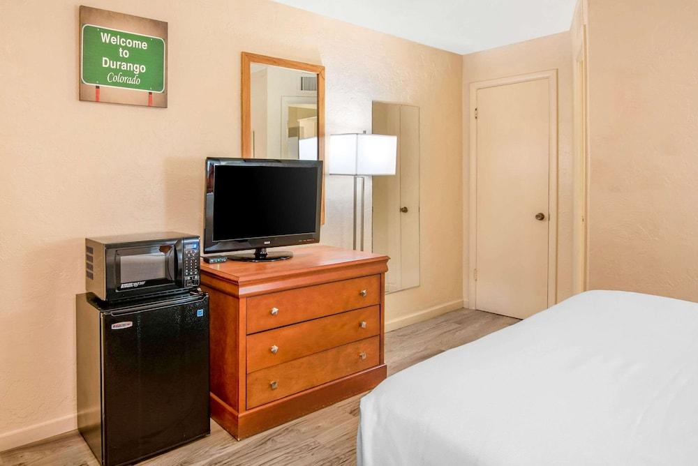 Econo Lodge  Inn & Suites Durango photo 9