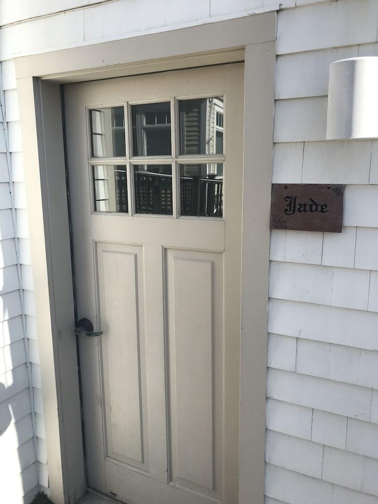 Ashley House photo 3