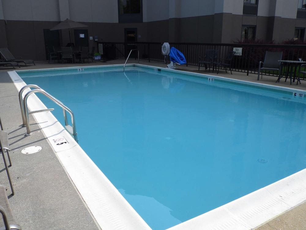 Hampton Inn Winchester-University/Mall Area photo 24