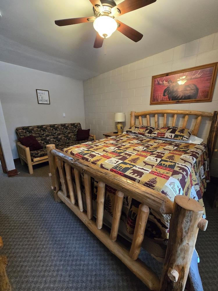 Chateau Rouge Condominiums photo 64