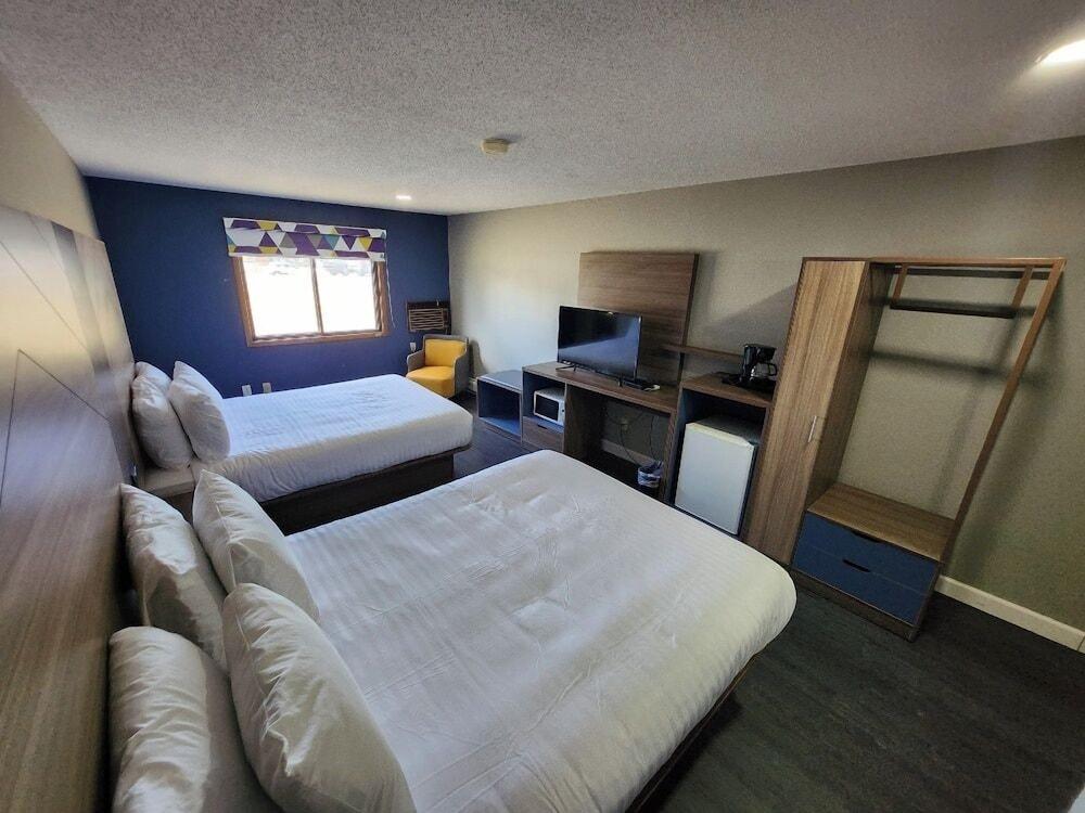 Super 8 by Wyndham Hayward WI photo 20