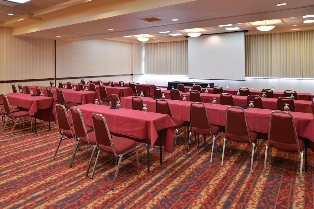 Best Western Plus Downtown Tacoma photo 60