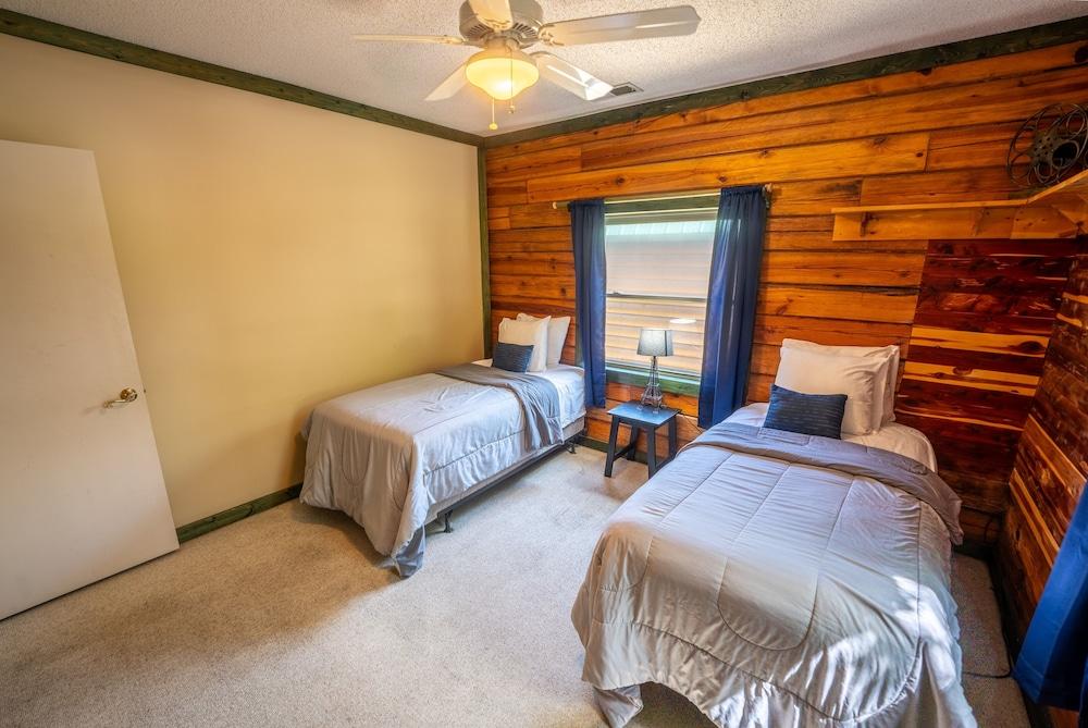 Fishtale Lodge photo 99