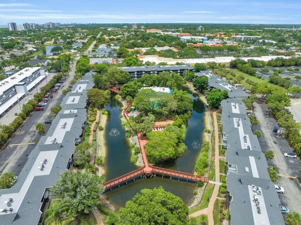 Park Shore Resort photo 60