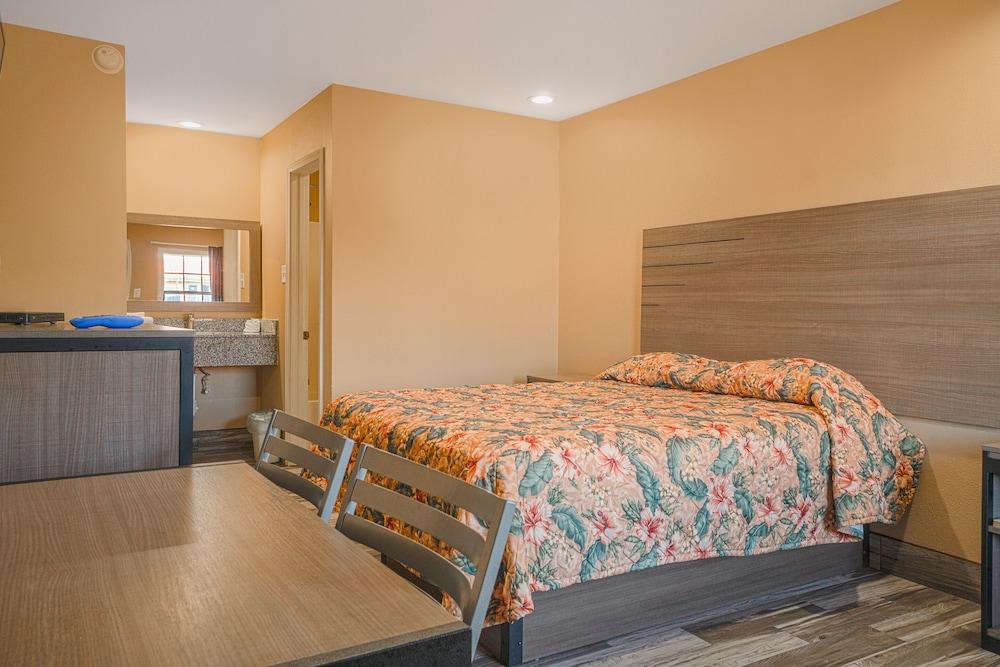 Days Inn by Wyndham Aransas Pass photo 17