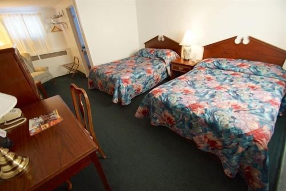 Travelers Inn photo 6