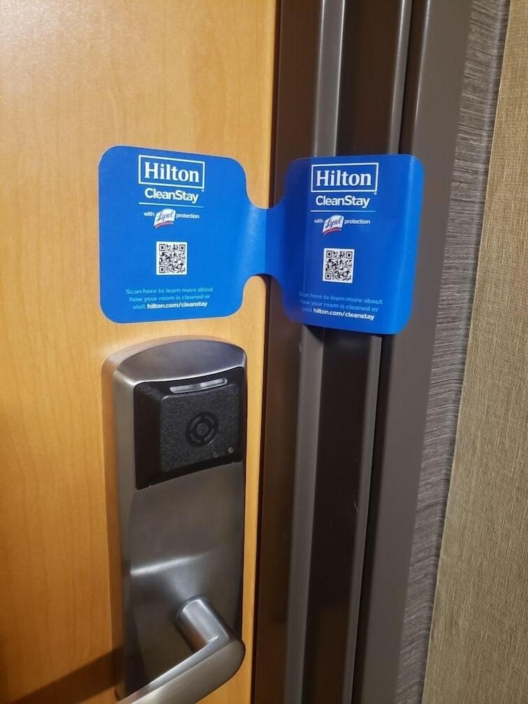 Hampton Inn Clackamas photo 16