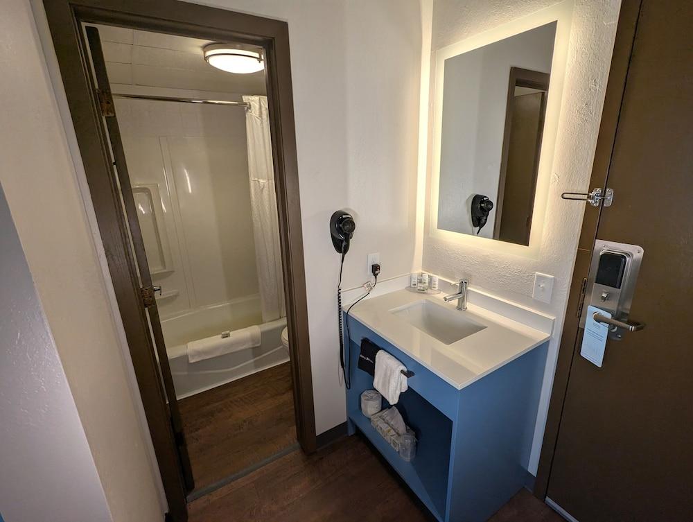 AmericInn by Wyndham Baxter Brainerd photo 13