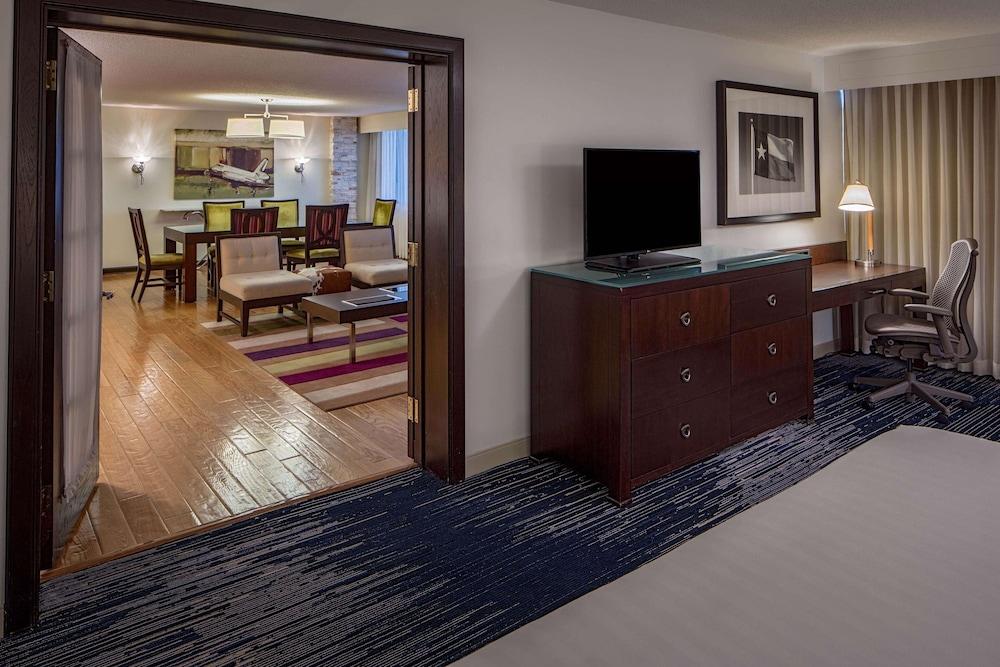 Sonesta Hotel Houston IAH Airport photo 8