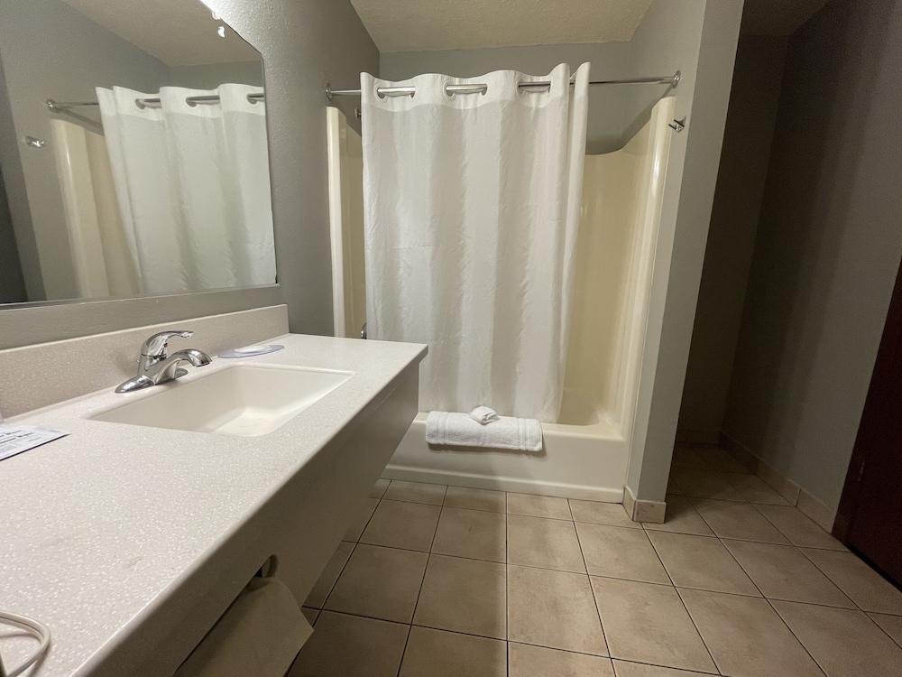 Sunnyside Inn & Suites photo 57