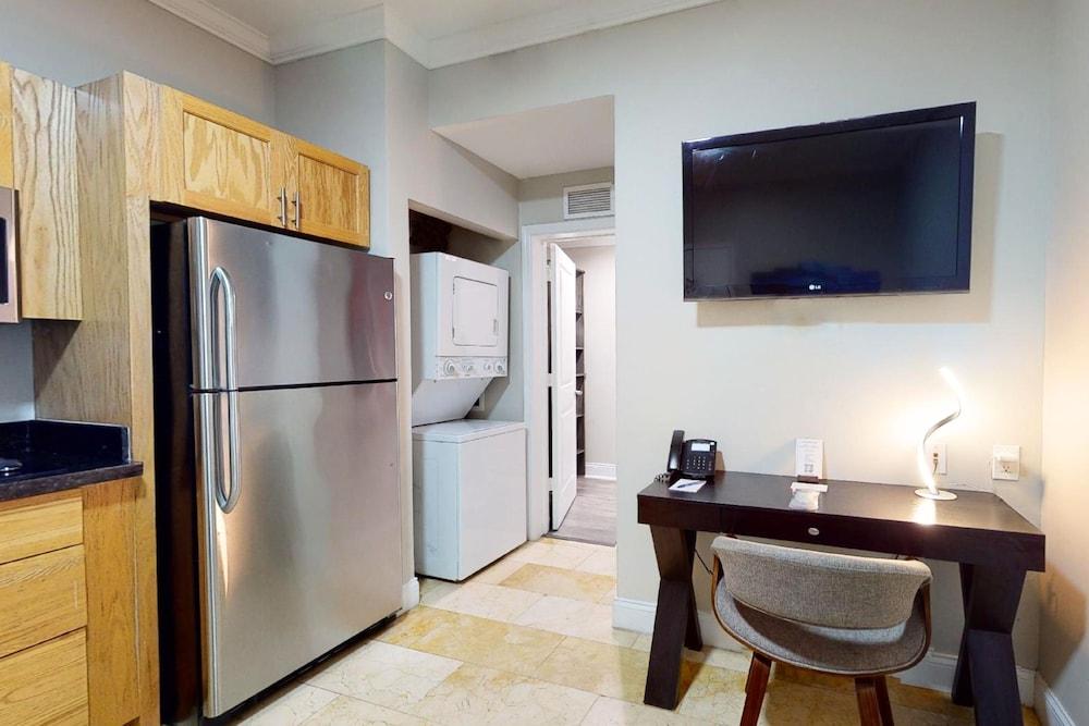 Nuvo Suites Hotel photo 32