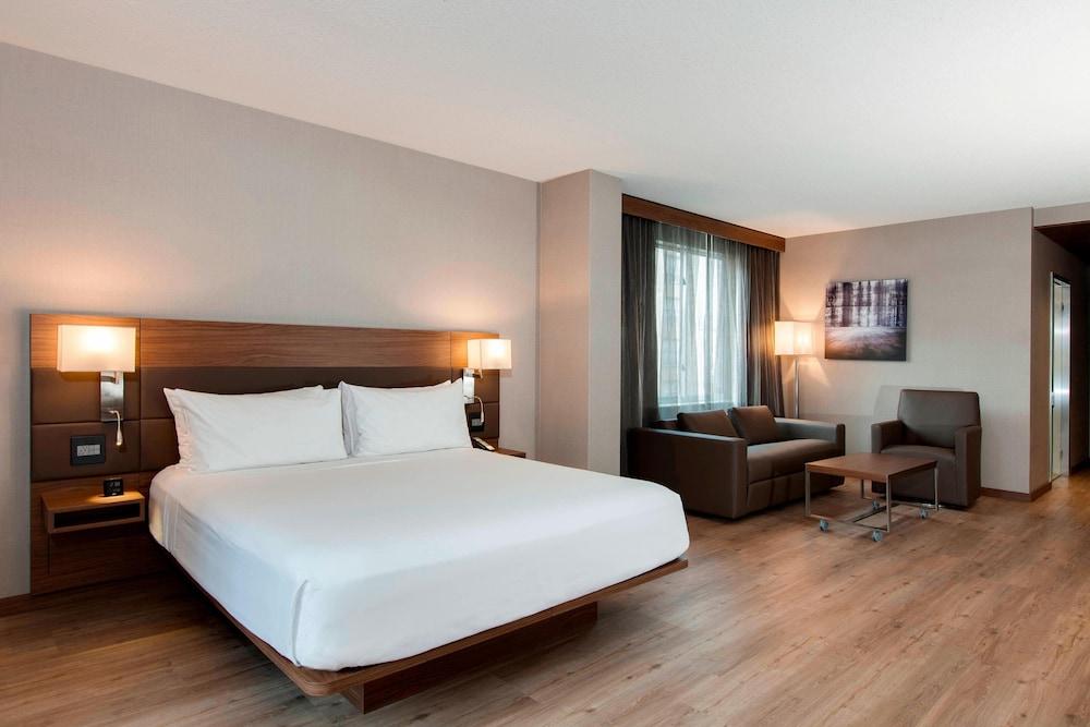 AC Hotels by Marriott Chicago Downtown photo 8