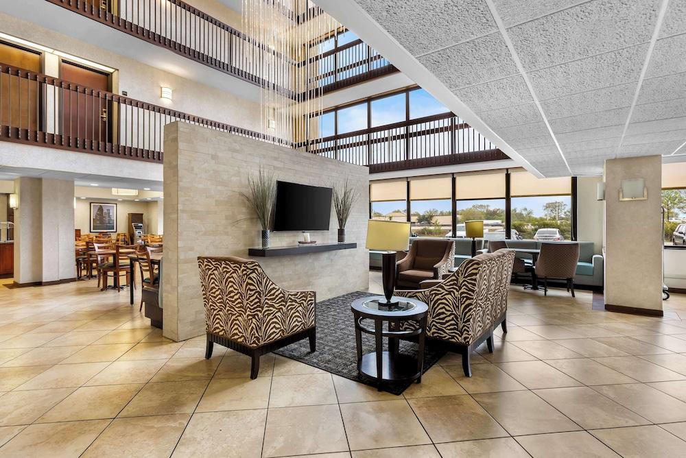 Sonesta Essential Houston Hobby Airport photo 3