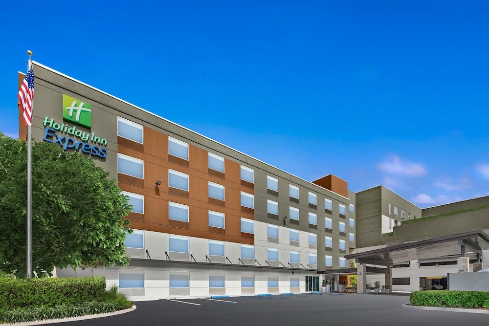 Holiday Inn Express Ft. Lauderdale Cruise-Airport by IHG photo 1