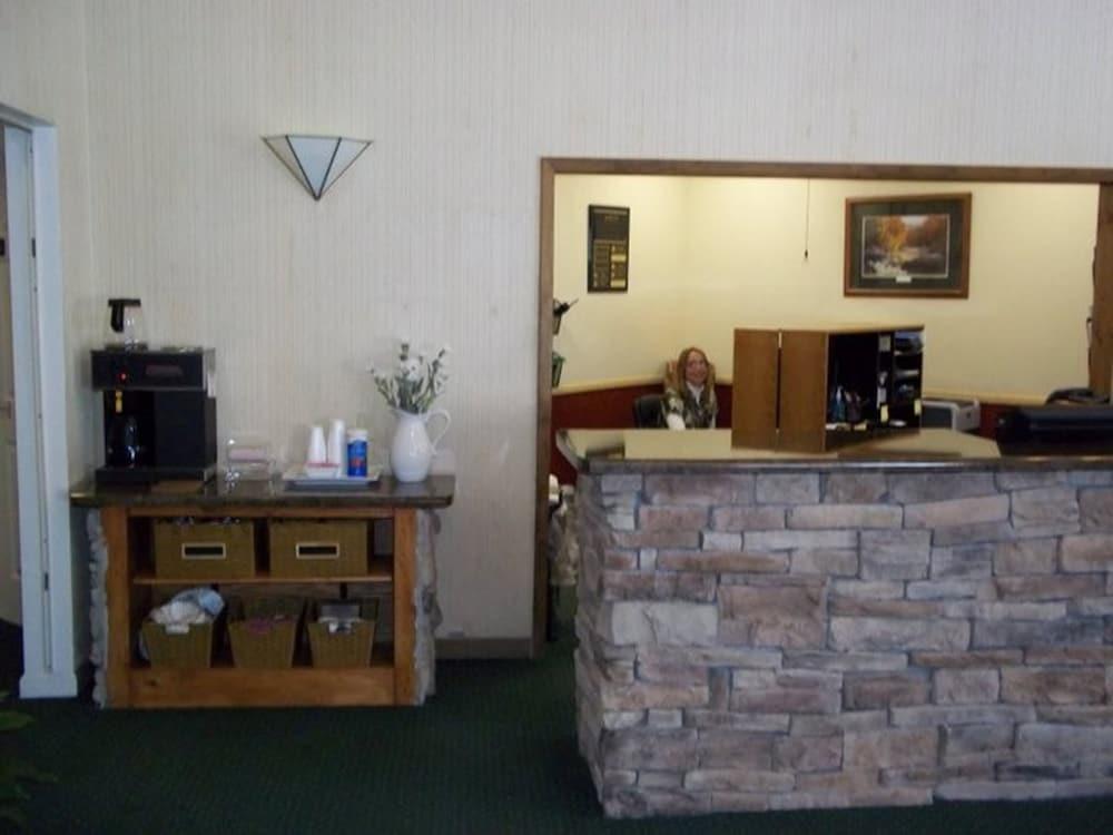 Laurel Point Resort photo 32