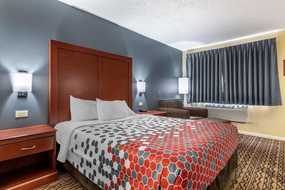 Econo Lodge Erlanger - Cincinnati Airport photo 10