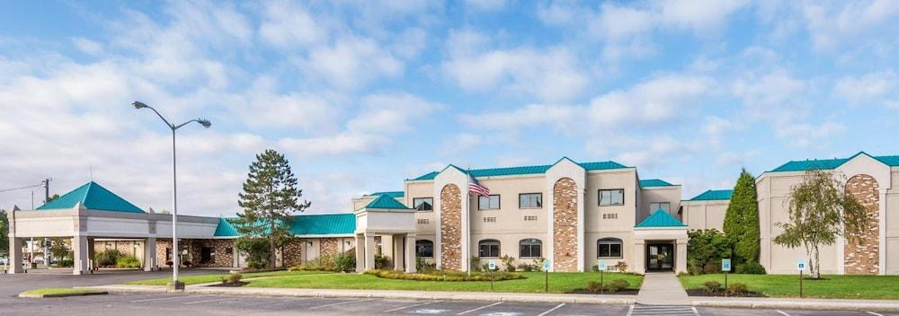 Cayuga Blu Hotel photo 28