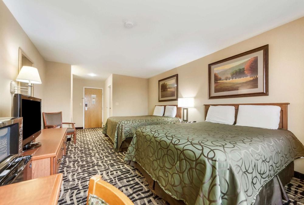 Super 8 by Wyndham Cozad photo 16