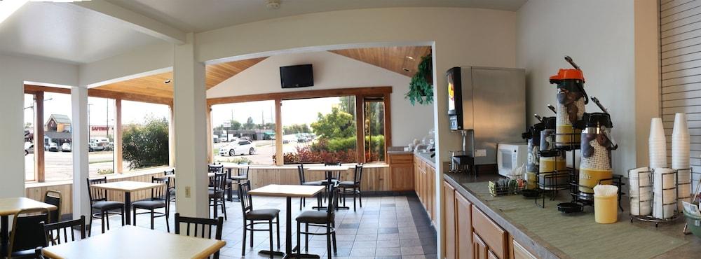Big Sky Inn photo 9