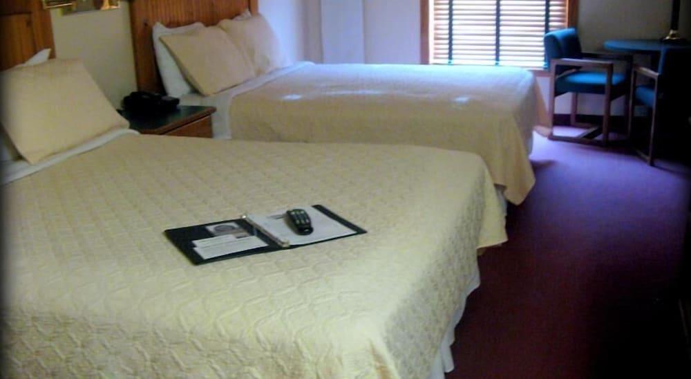 Elkhorn Mountain Inn photo 14