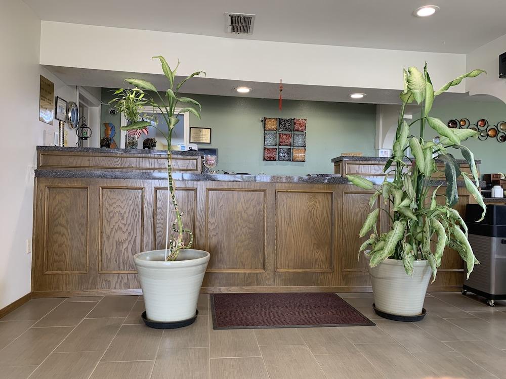 Knights Inn Slaton photo 4