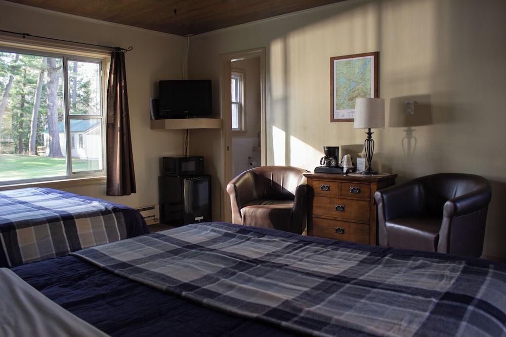 Paddler's Rest Lakeside Cabins and Hotel photo 81