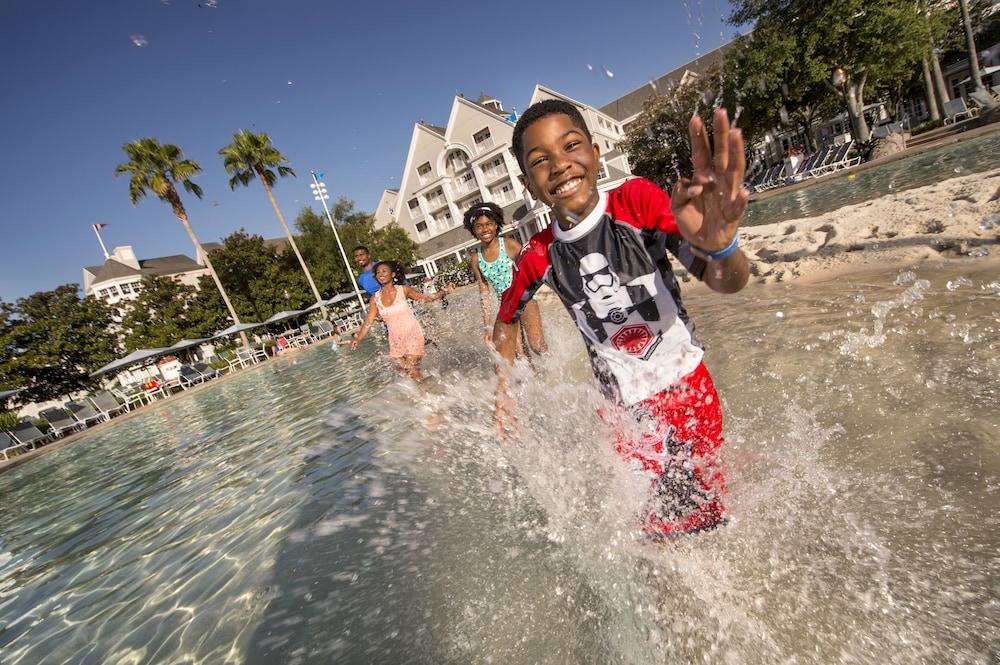 Disney's Yacht Club Resort photo 32