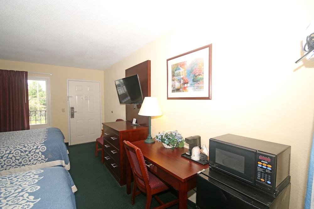 Hamilton Inn Jonesville NC photo 27