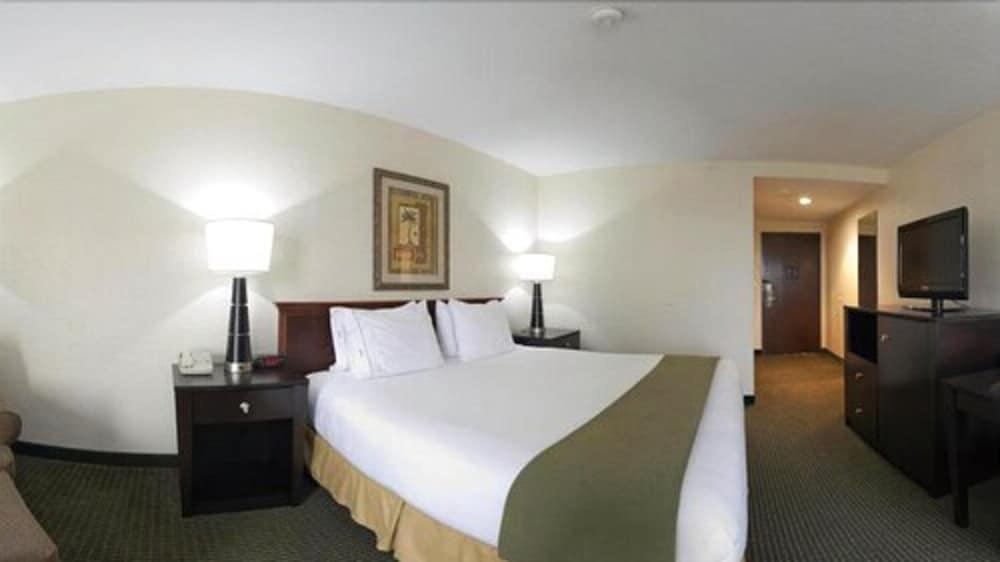Holiday Inn Express Harlingen by IHG photo 21