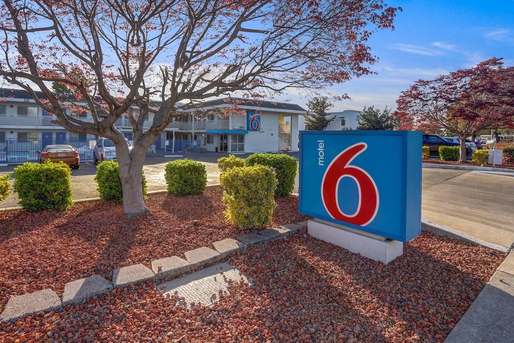 Motel 6 Napa, CA photo 1