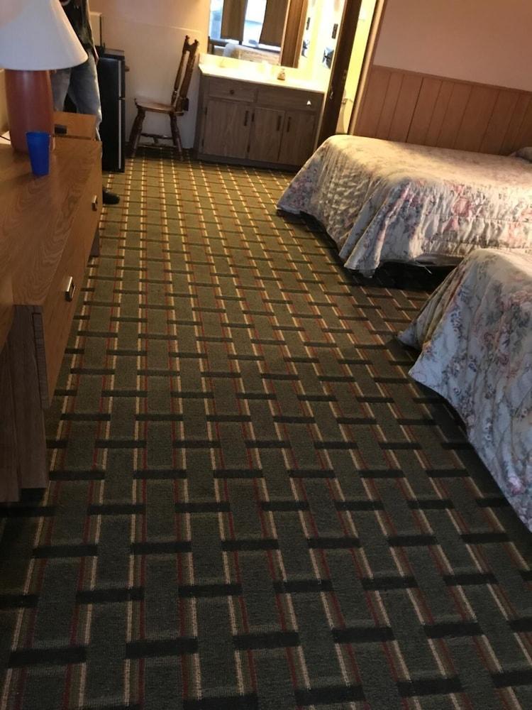Park n Stay Inn photo 13