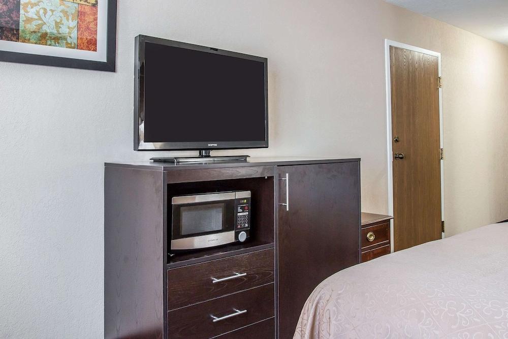 Quality Inn Grand Rapids South-Byron Center photo 5