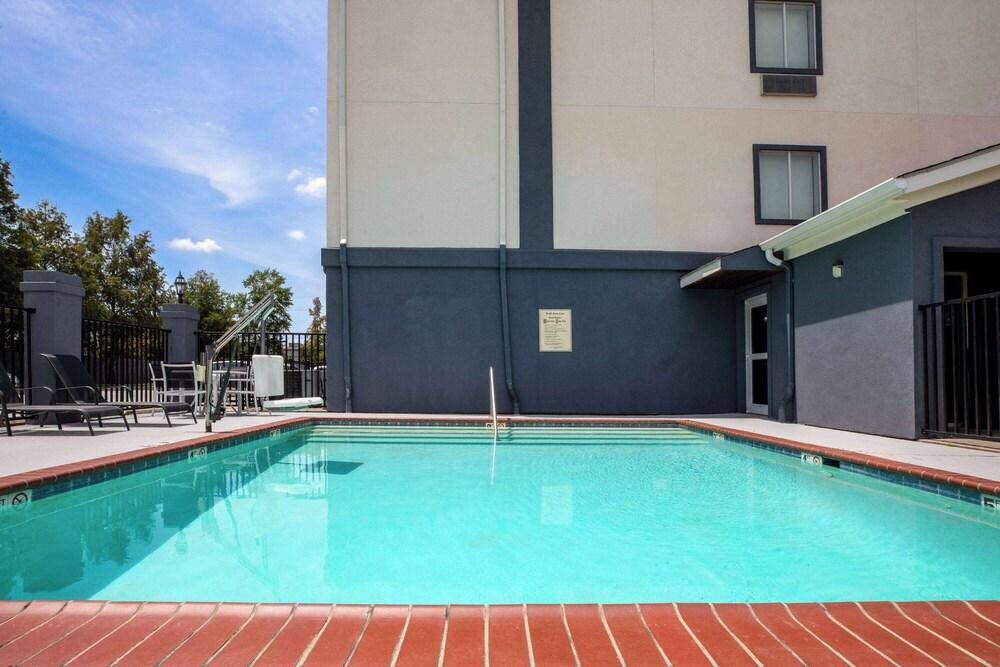 Days Inn by Wyndham Baton Rouge/I-10 photo 18