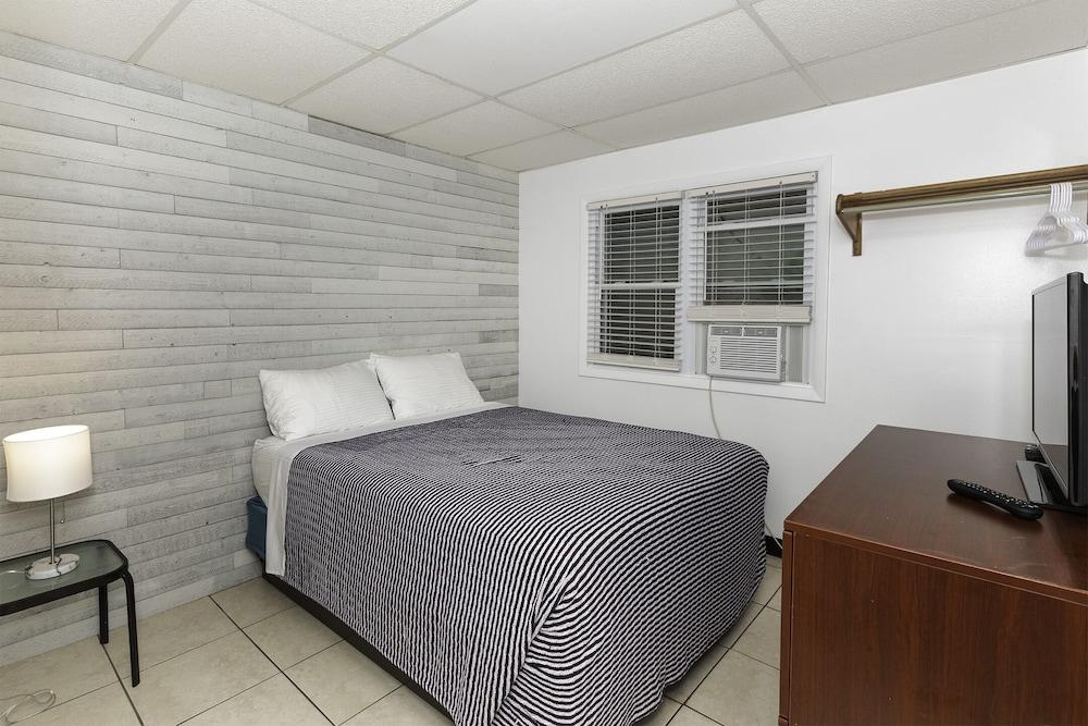 Alante Oceanfront Motel photo 15