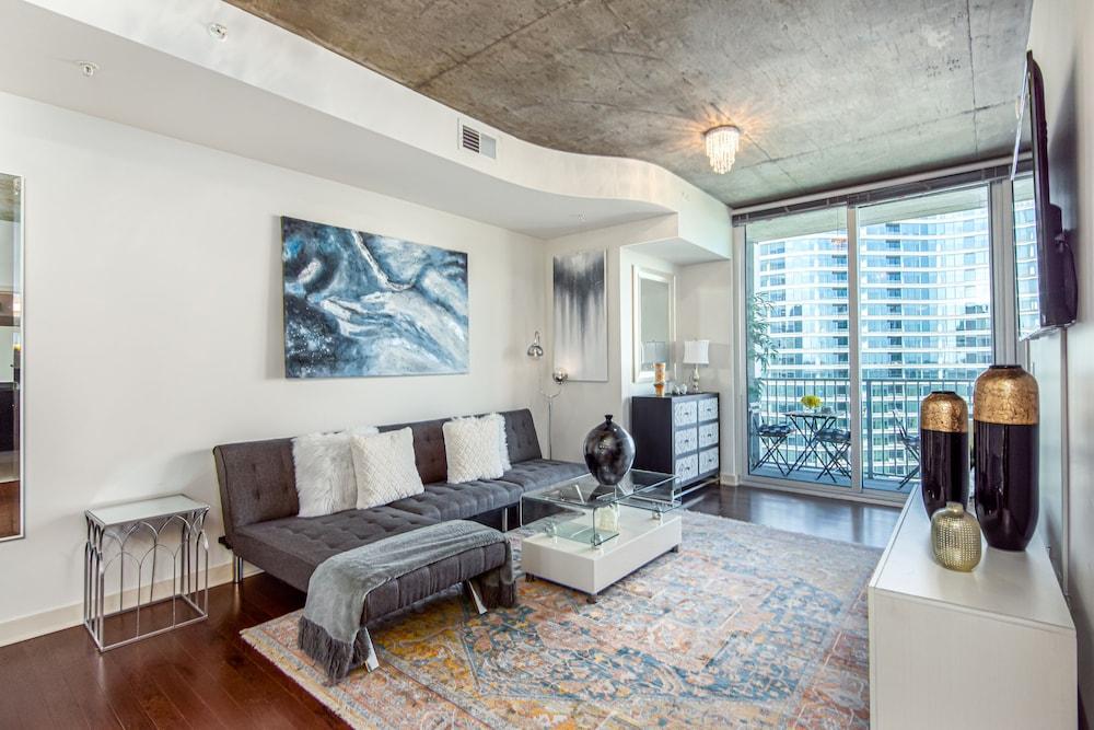 CHIC COLLECTION by NOHOTEL on 6th Street photo 47