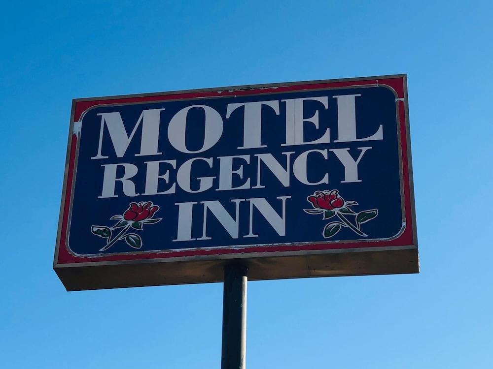 Regency Inn photo 2