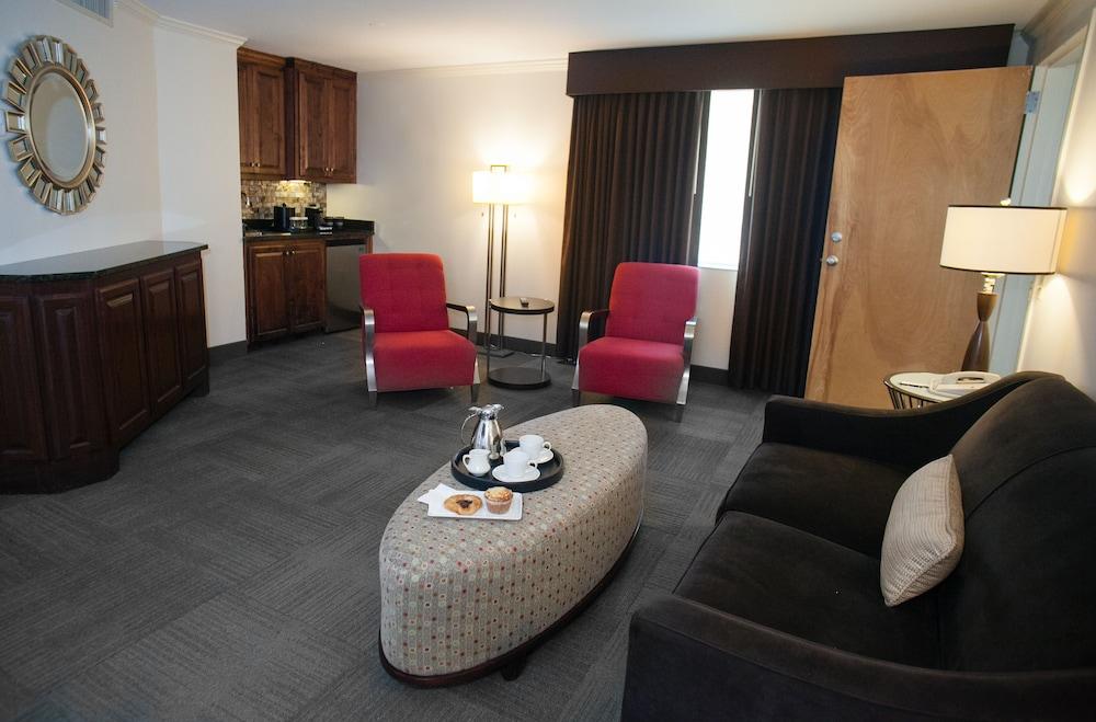The University of Georgia Center for Continuing Education & Hotel photo 4