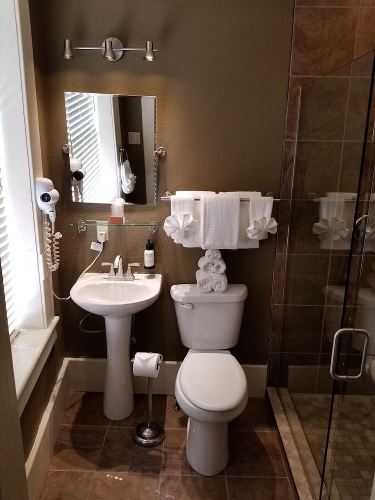 Basin Park Hotel and Spa photo 9