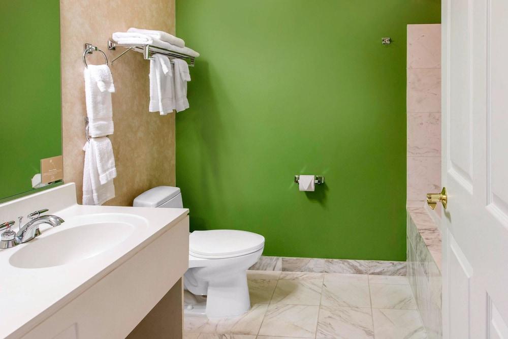Sleep Inn & Suites Oregon - Toledo photo 41