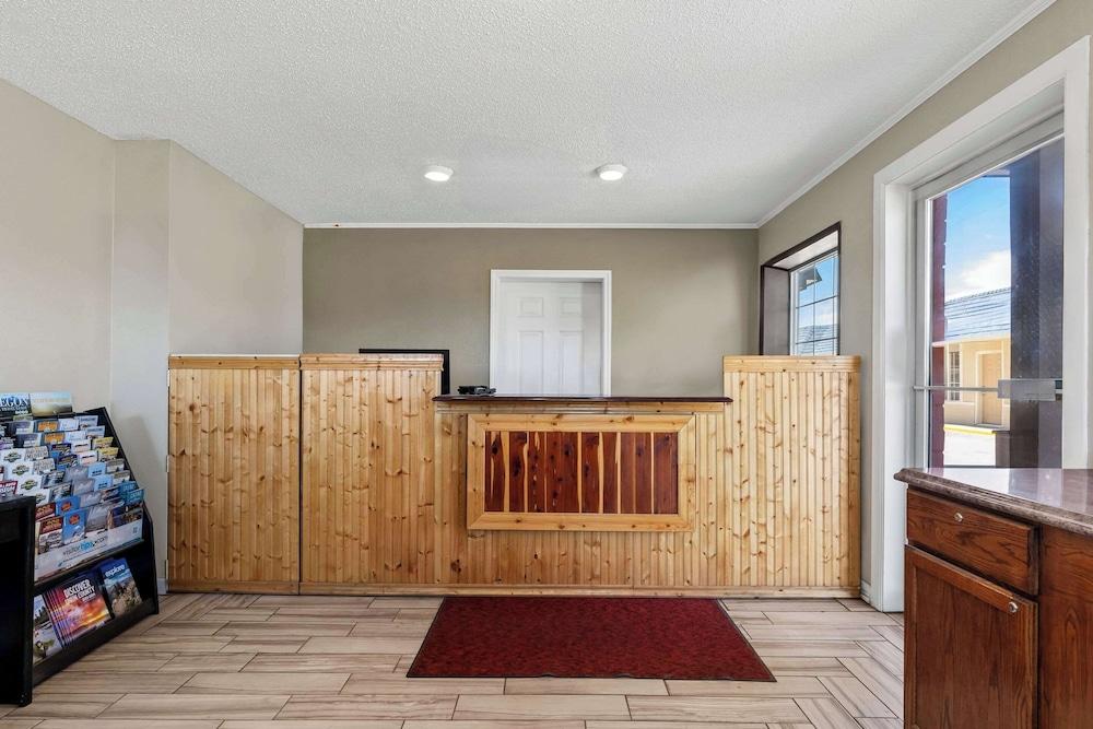 Rodeway Inn Hermiston - Umatilla photo 2